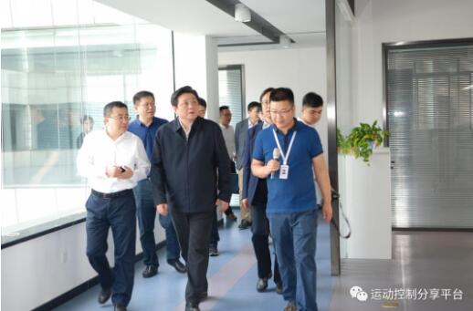 常州市委常委、統(tǒng) 戰(zhàn)部部長韓九云一行 蒞臨常州固高智能裝備協(xié)同創(chuàng)新中心參觀指導(dǎo)